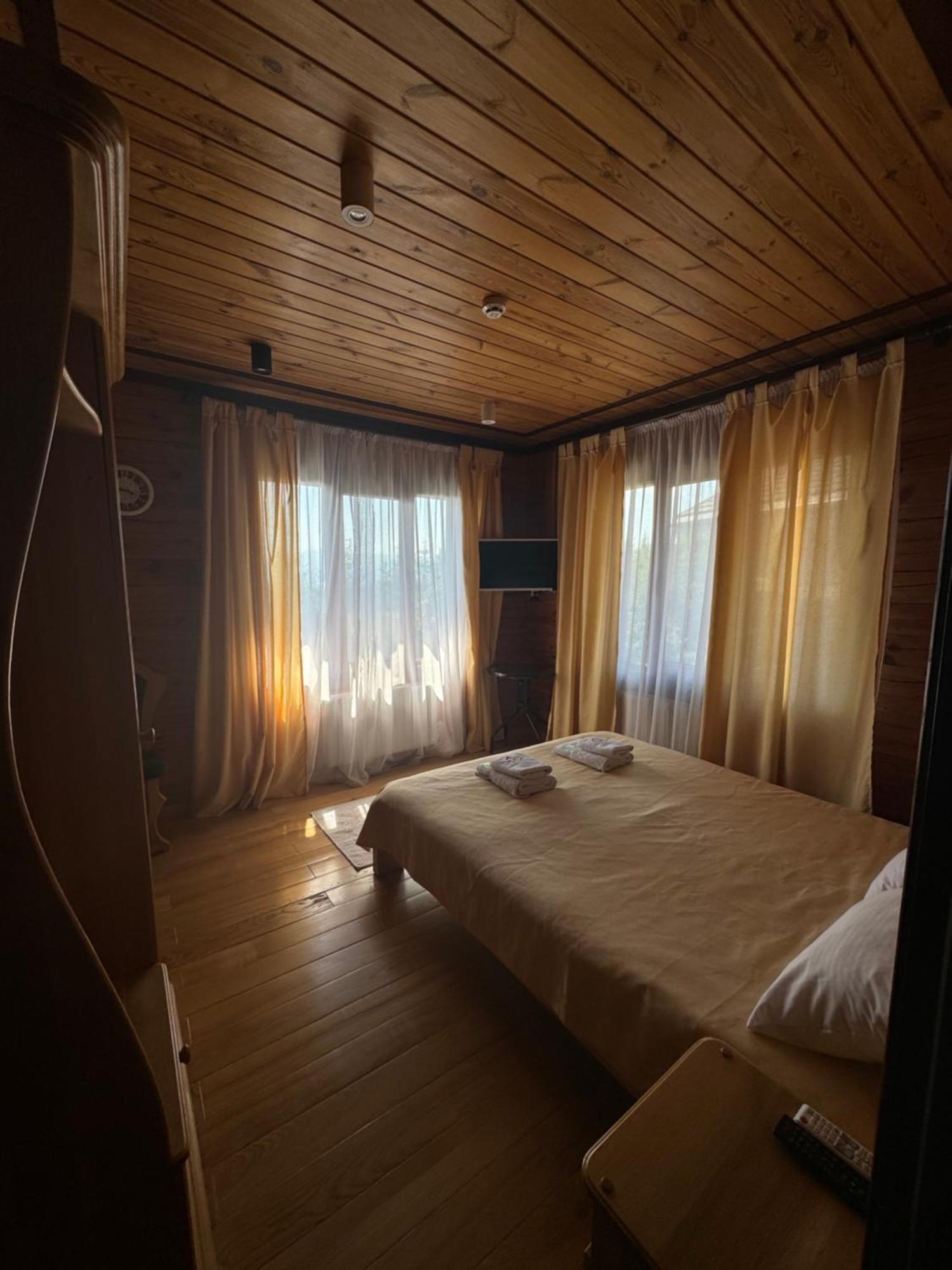 Appartement Golden Nest à Yablunytsya Extérieur photo